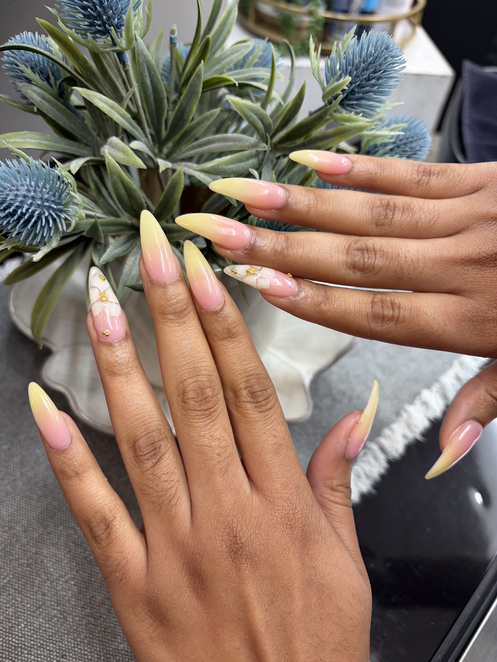 Nails by Stephanie logo
